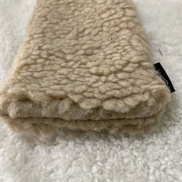 Ann and Ava Eyeglass Carrying Case Sherpa color Tan NWT - Picture 4 of 6